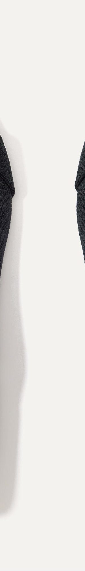 The ReVelvet™ Emblem Point II - ReVelvet™ Black